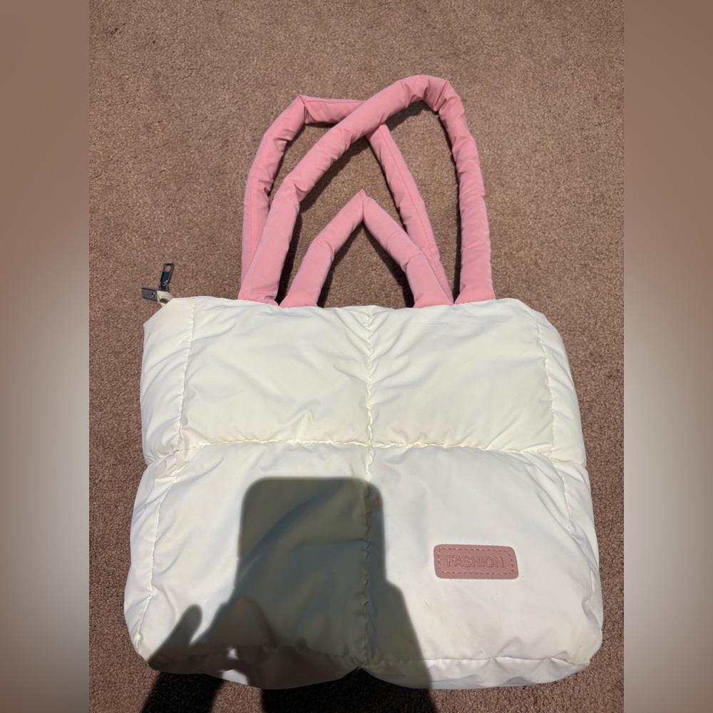 White and Pink puffer Tote with Cushioned Handles from Amazon - Picture 2 of 7